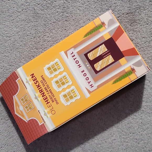 NIB Ole Henriksen Stay In Touch Restorative Hand Creme (Hygge Hotel) - Picture 4 of 11